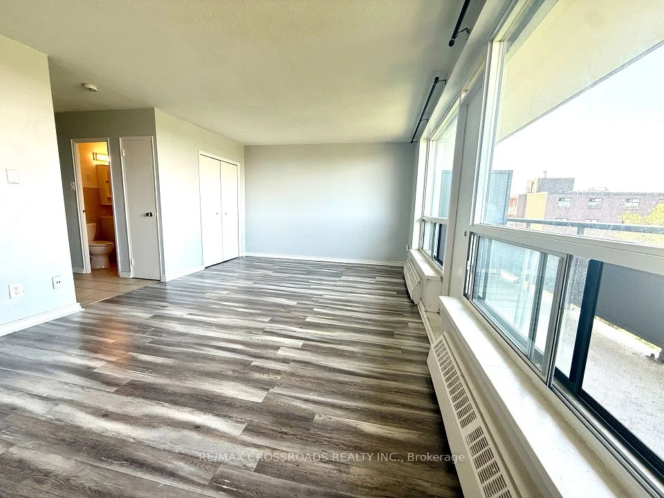 363 Lakeshore Road E 705, Mississauga, ON L5G 1H7