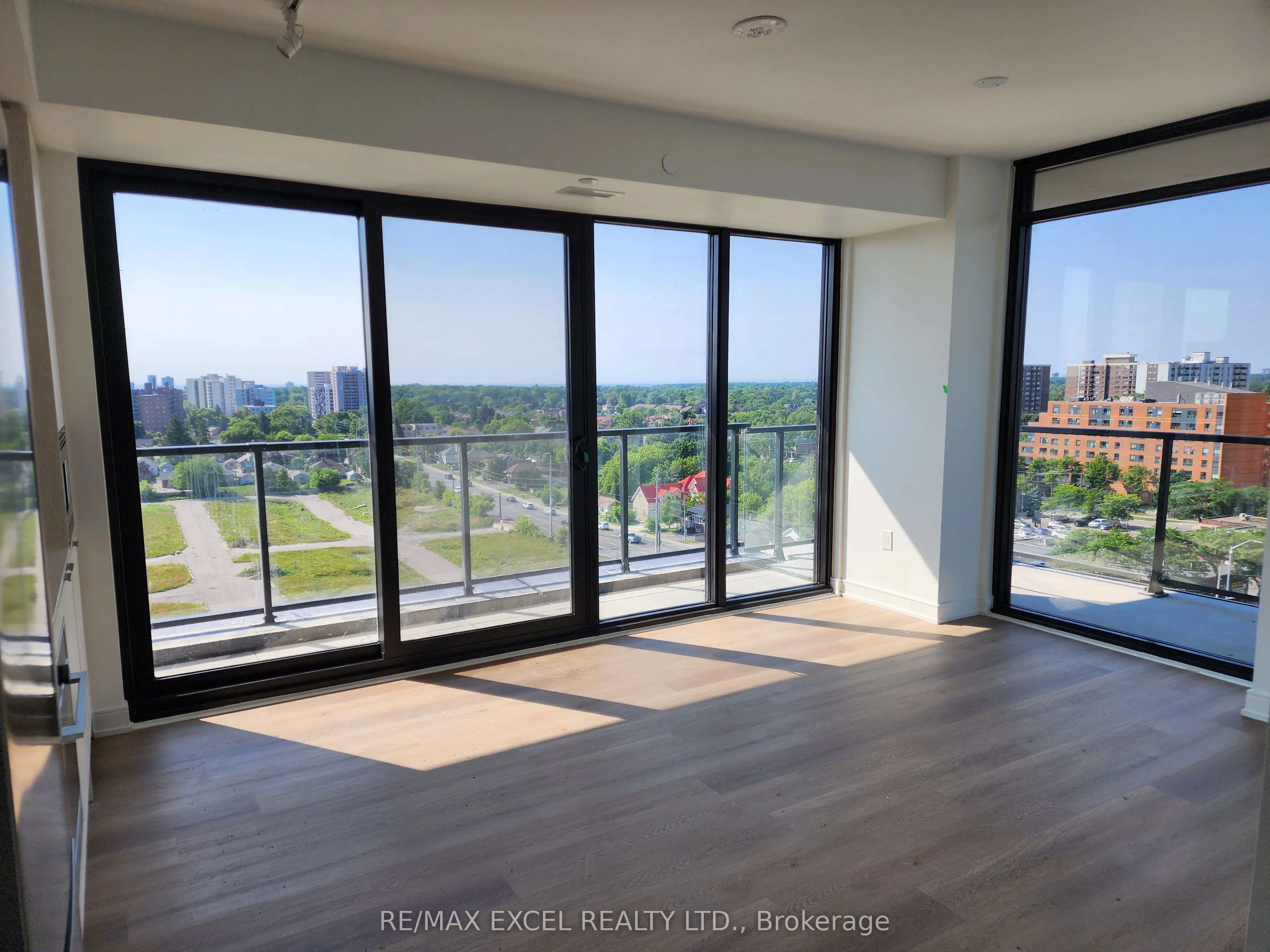 3009 Novar Road 905, Mississauga, ON L5B 0B9