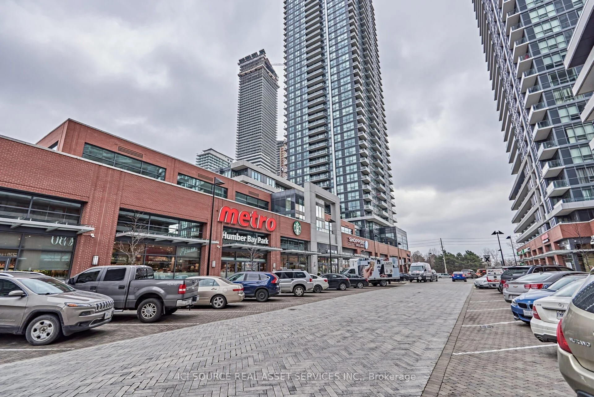 2220 Lake Shore Boulevard W 3803, Toronto W06, ON M8V 0C1