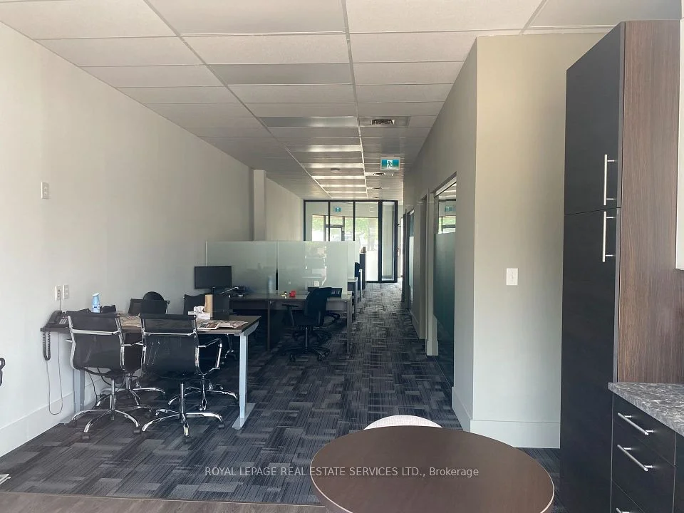 257 Dundas Street 2, Mississauga, ON L5A 1W8