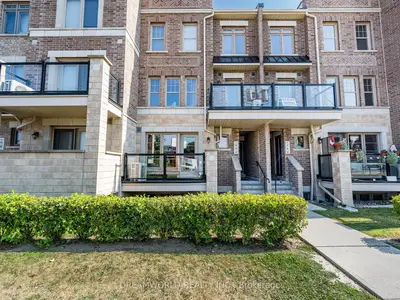 Condo Townhouse in Toronto