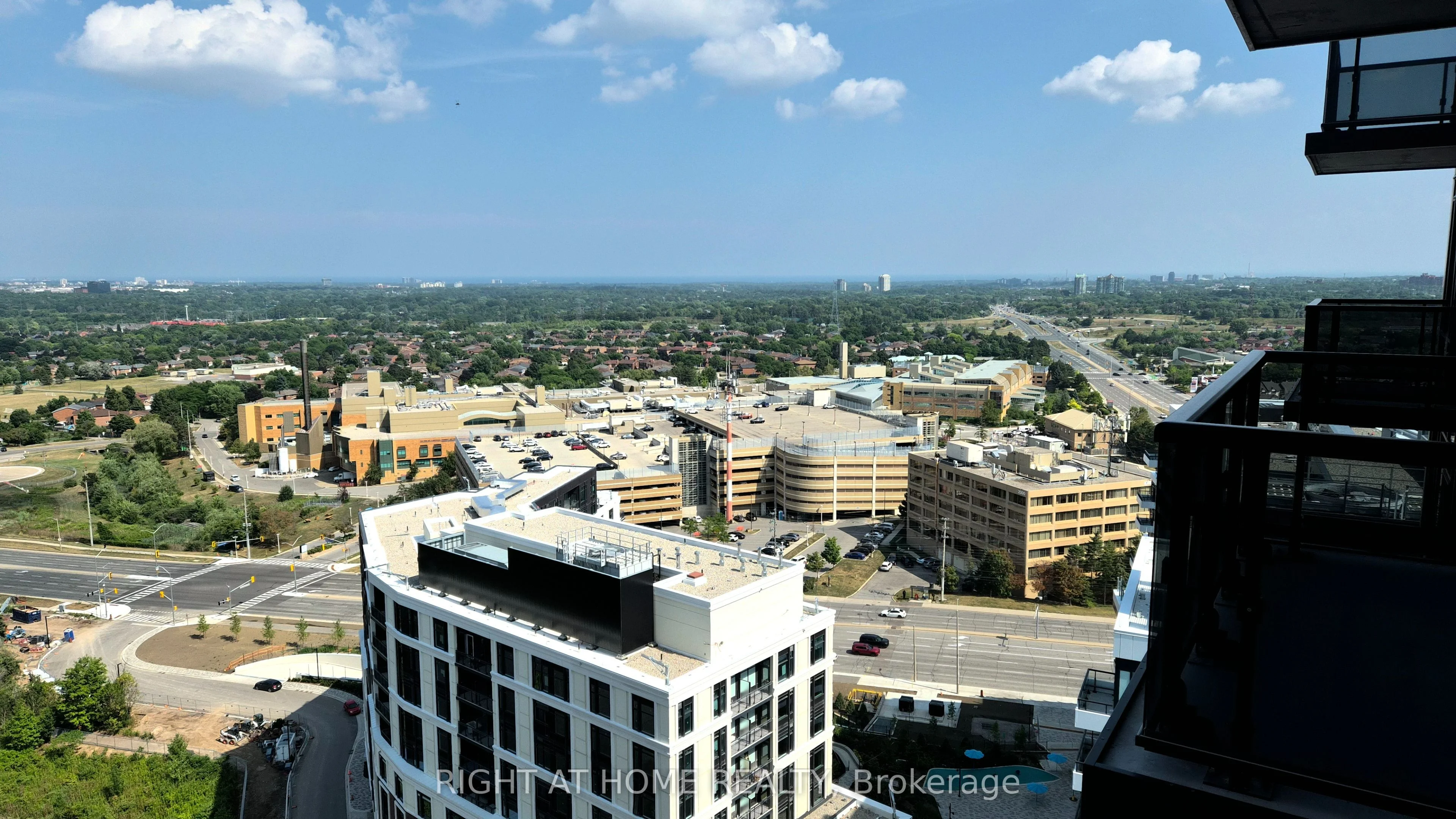 2495 Eglinton Avenue W 2101, Mississauga, ON L5M 2T2