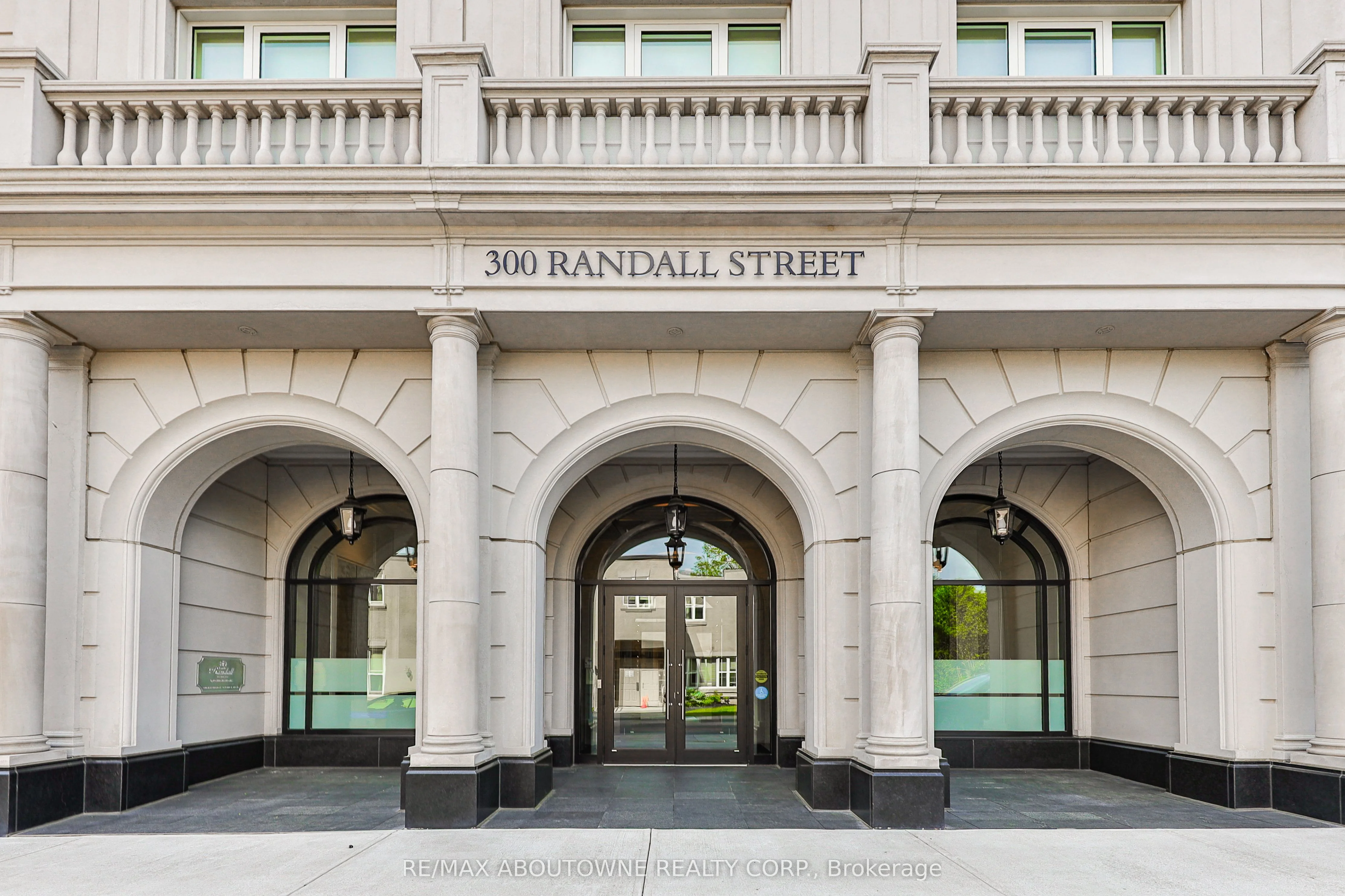 300 Randall Street 307, Oakville, ON L6J 0G2