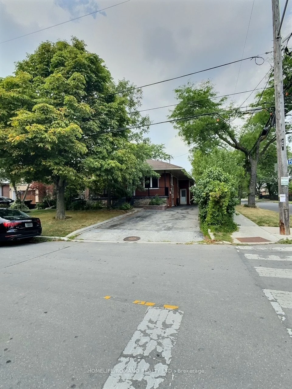 66 Plewes Road Bsmt, Toronto W05, ON M3K 1K7