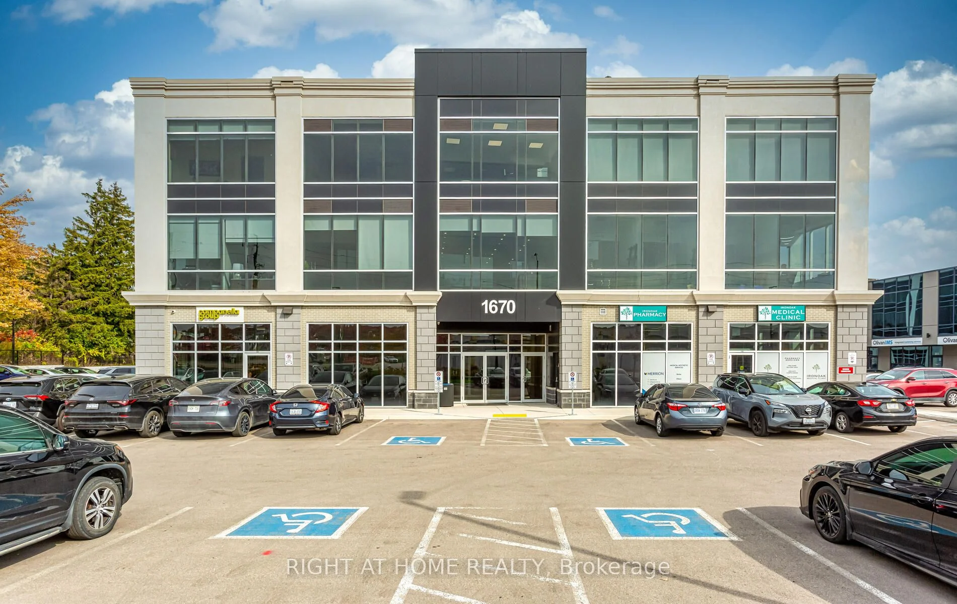 1670 North Service Road E 212, Oakville, ON L6H 7G3