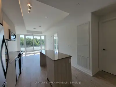 Condo Apartment in Milton