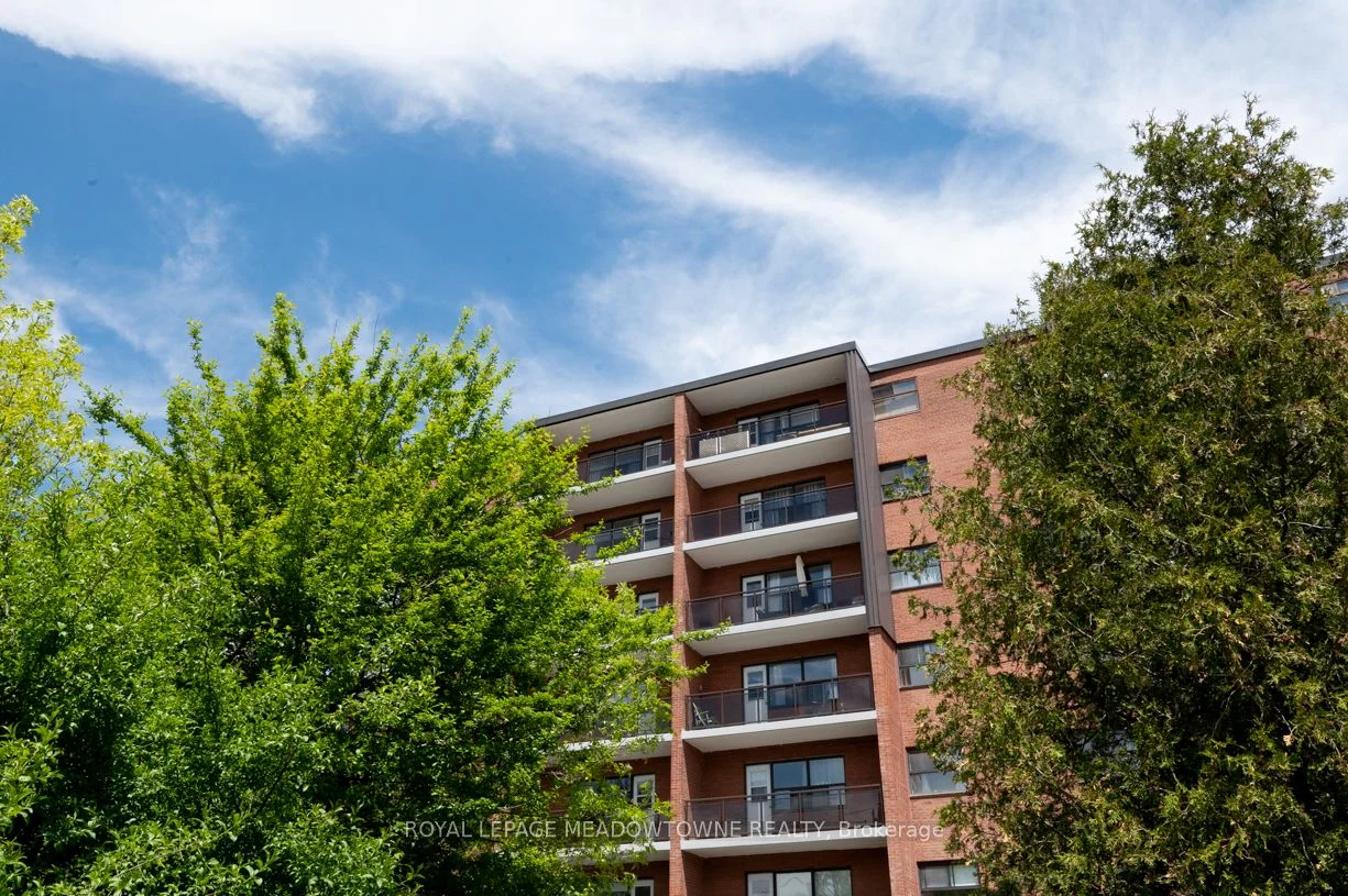 1017 Seneca Avenue 405, Mississauga, ON L5G 3X5