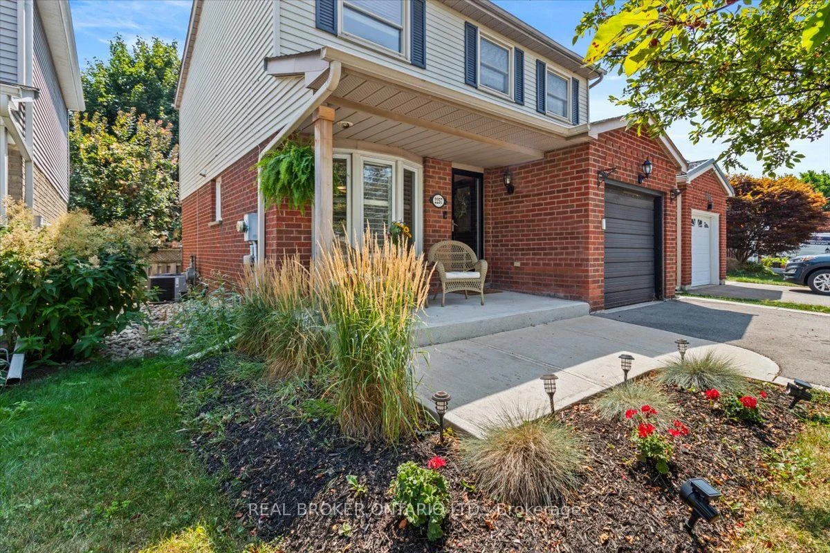 2257 Silverbirch Court, Burlington, ON L7M 3H2