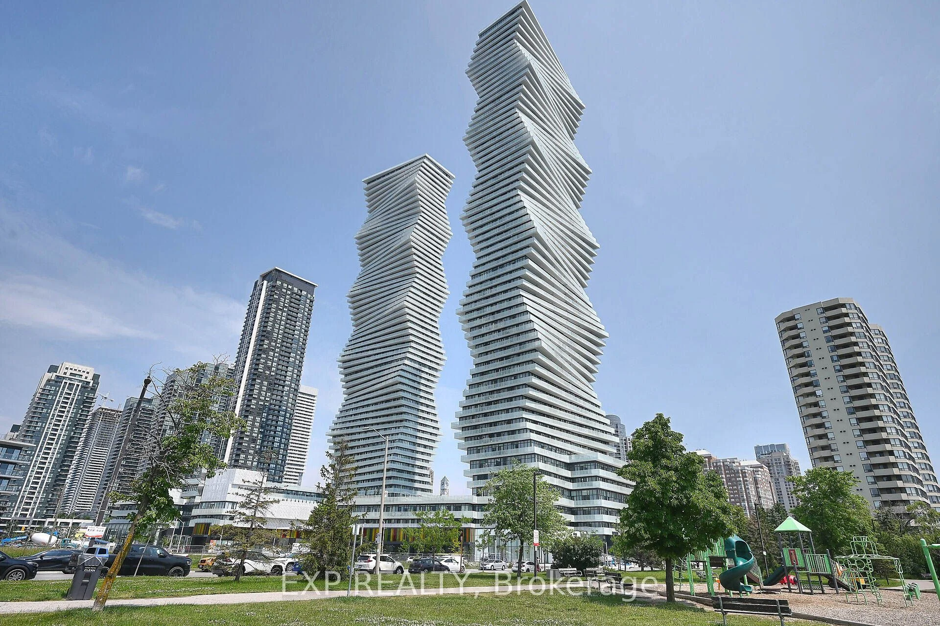 3883 Quartz Road 307, Mississauga, On L5b 0m4