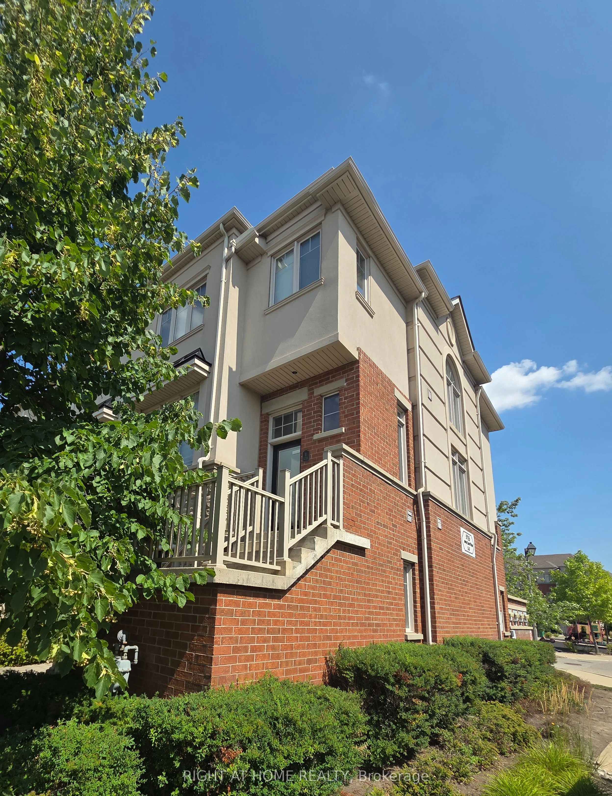 5715 Tenth Line 1, Mississauga, ON L5M 0P2