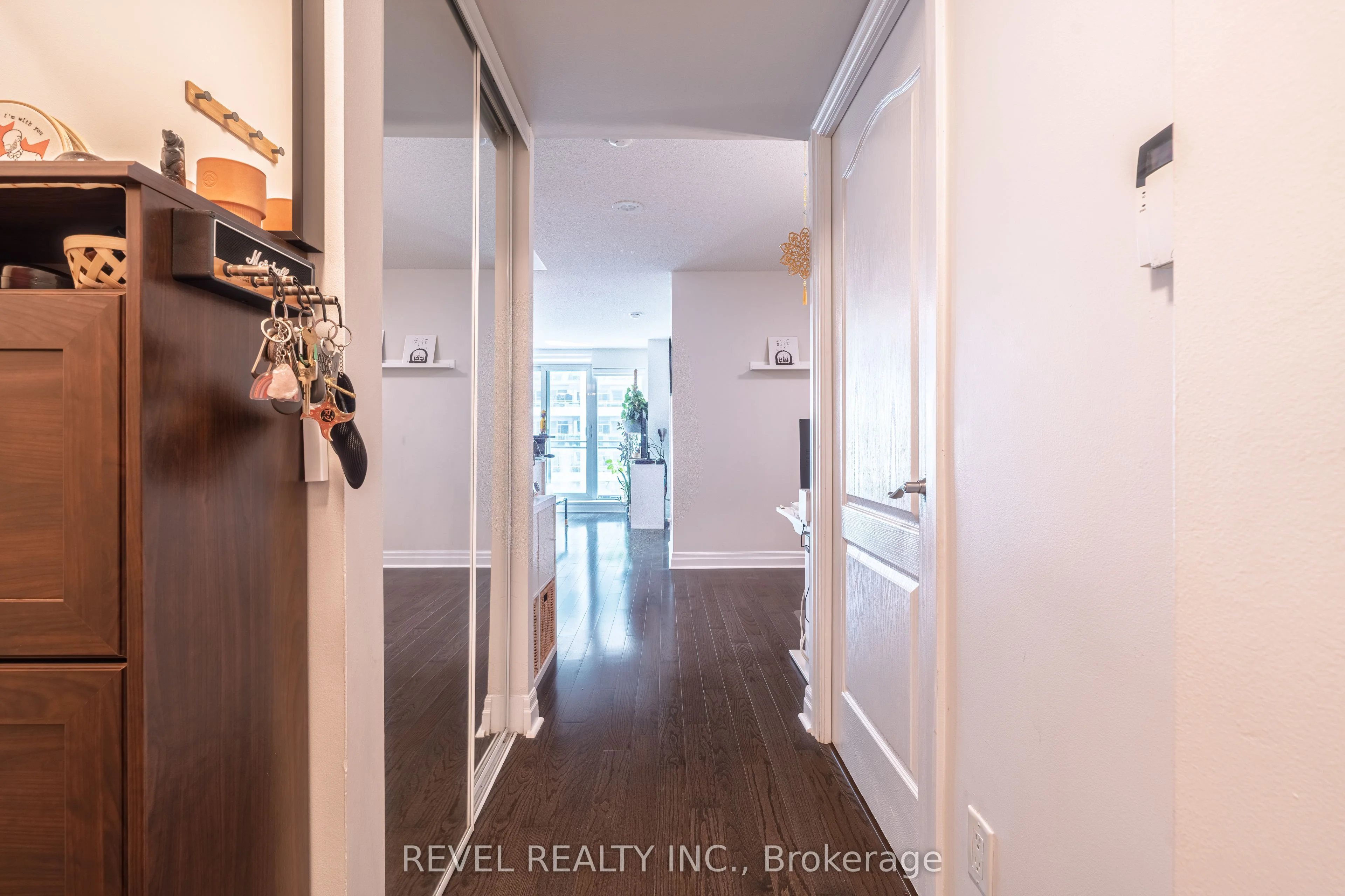 2121 Lake Shore Blvd W Boulevard W 801, Toronto W06, ON M8V 4E8