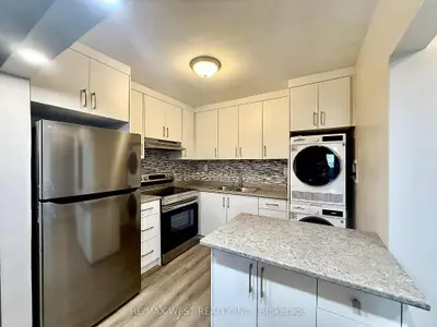 Store W Apt/Office in Toronto