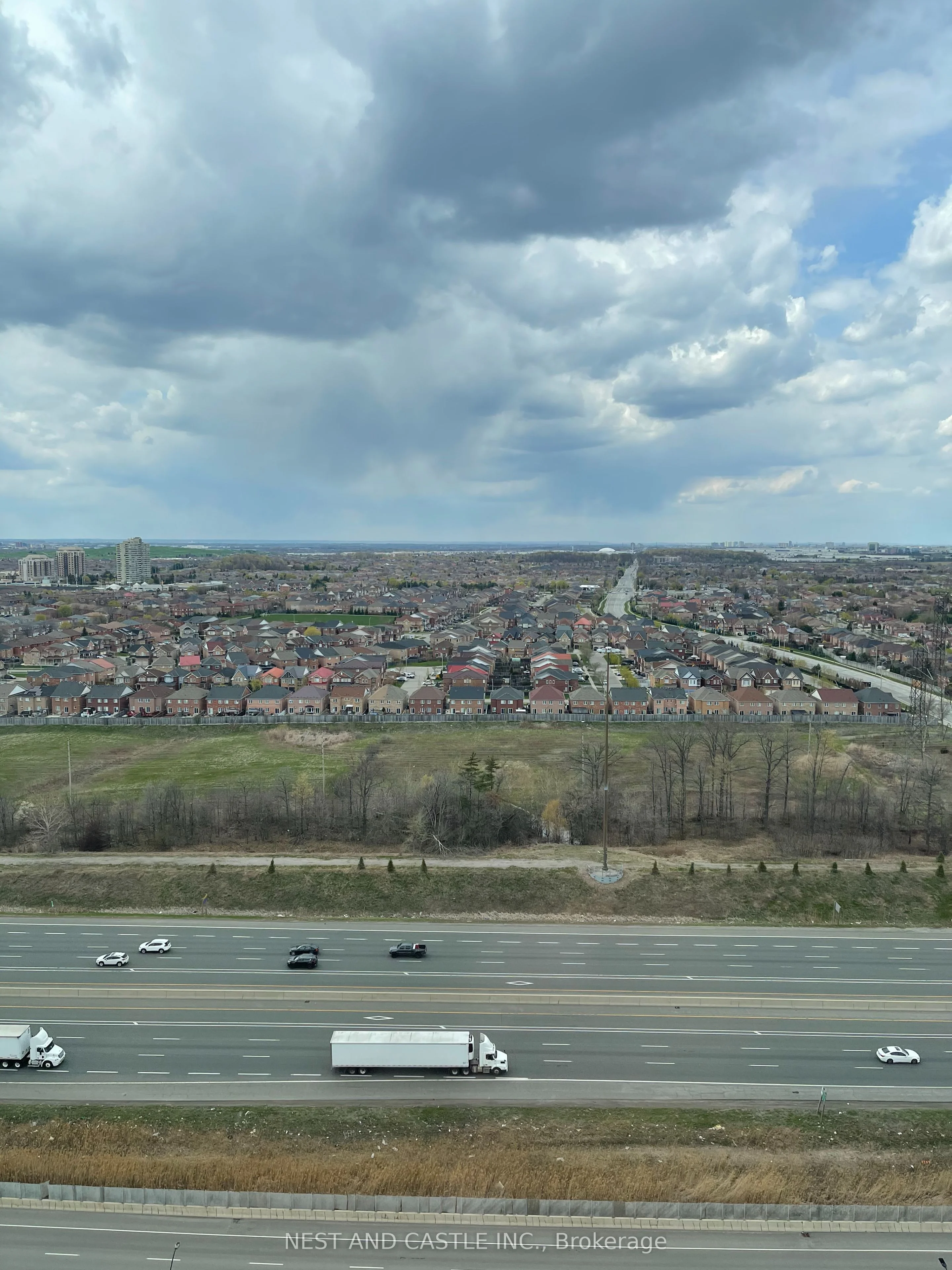 349 Rathburn Road W PH119, Mississauga, ON L5B 0C8