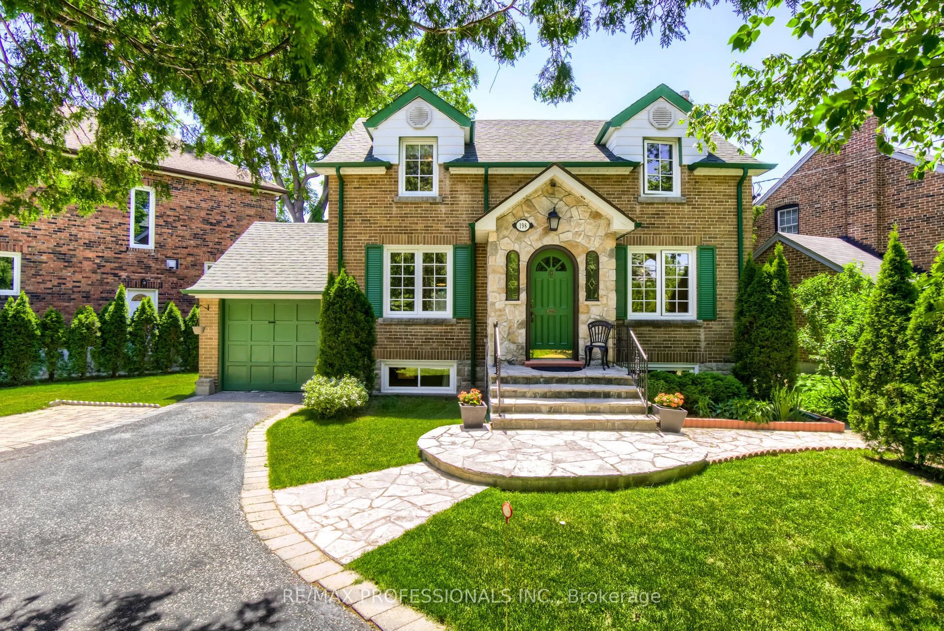 198 The Kingsway , Toronto W08, ON M8X 2V6