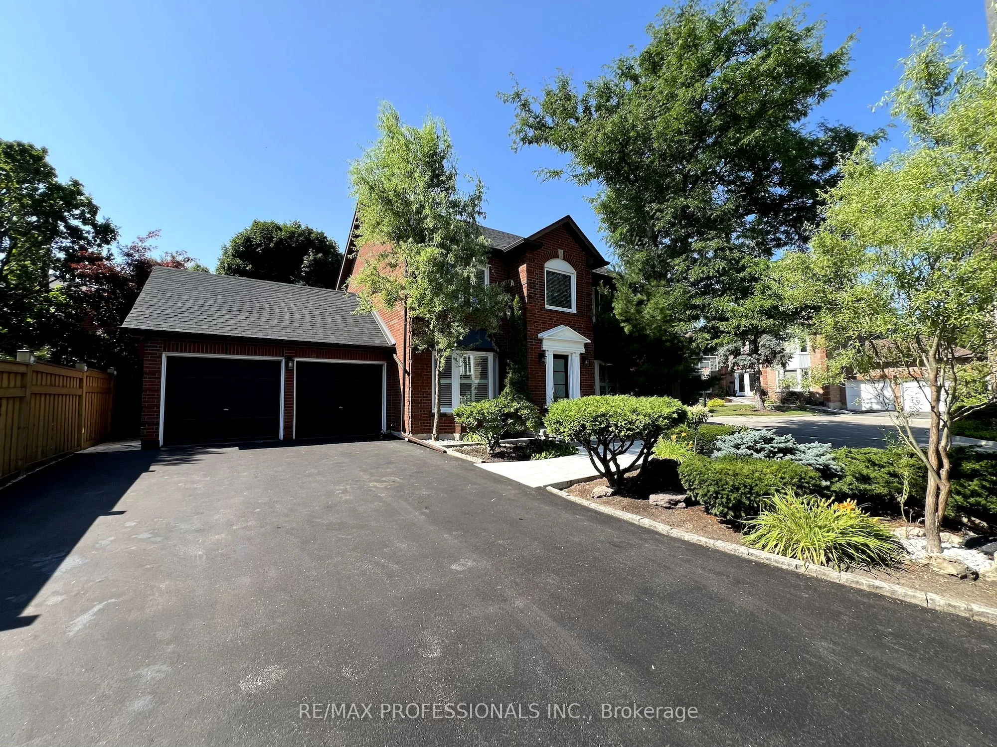 6604 Tenth Line W, Mississauga, ON L5N 4S1