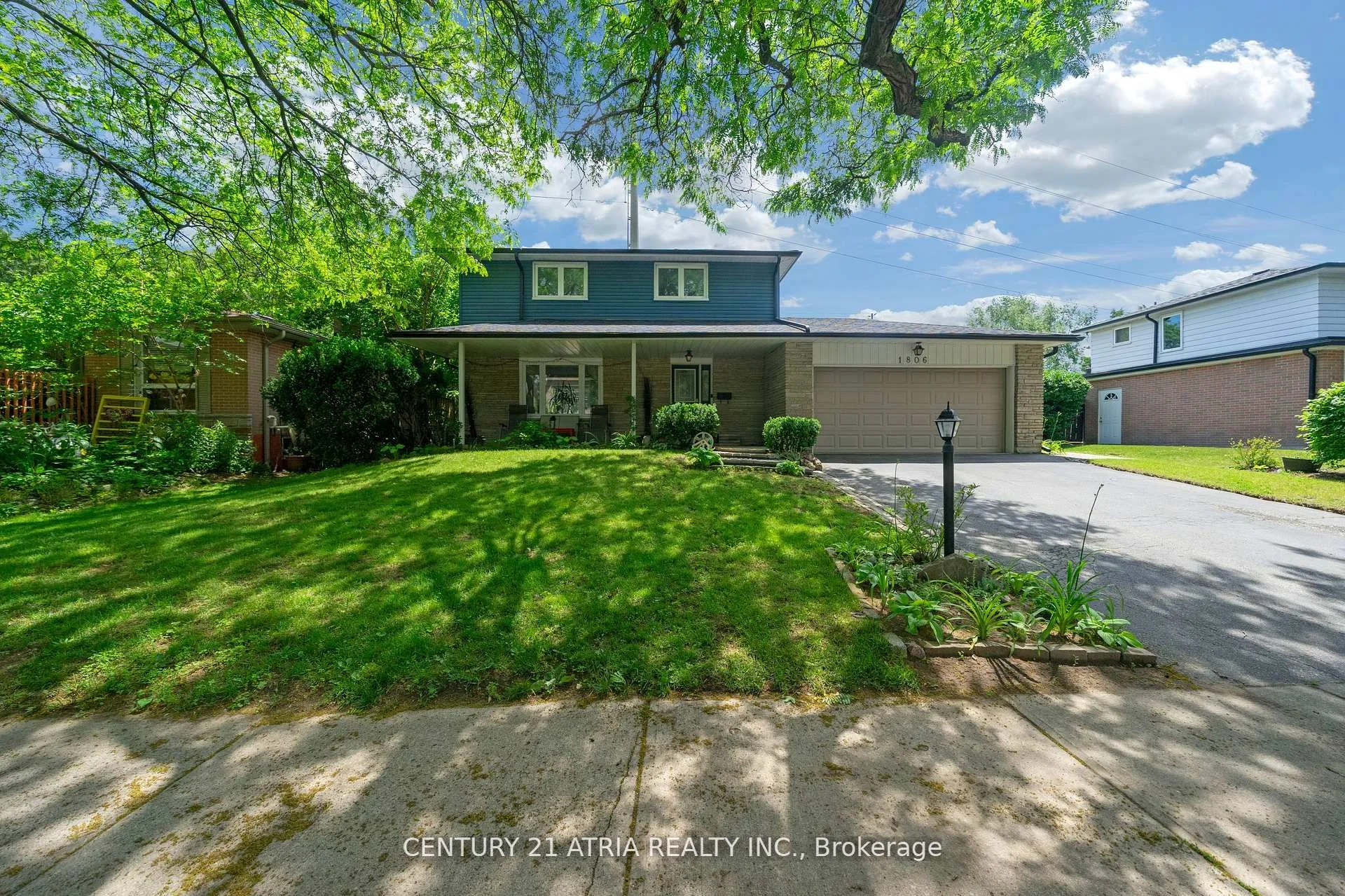 1806 Barsuda Drive S, Mississauga, ON L5J 1V4
