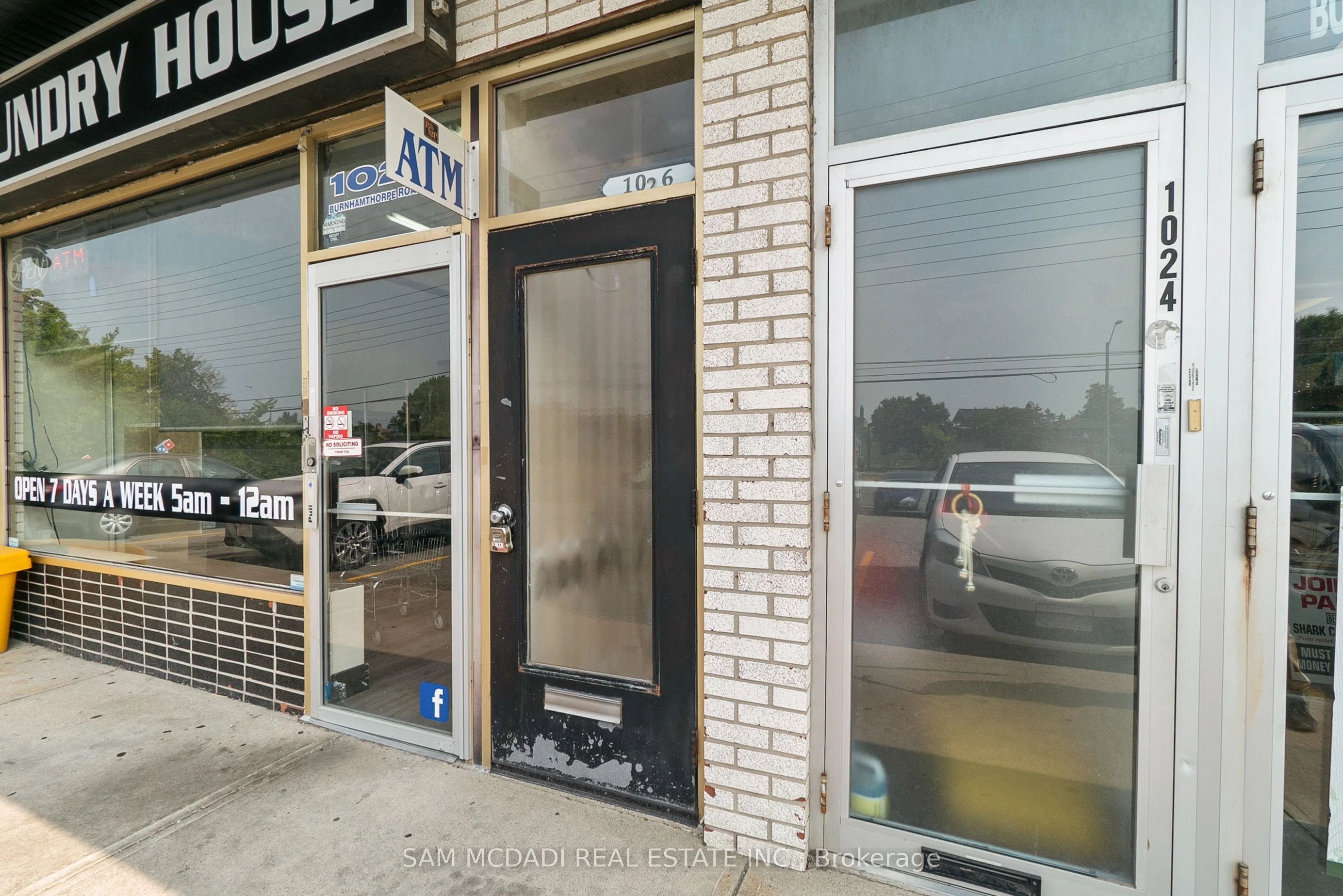 1026 burnhamthorpe Road E, Mississauga, ON L4Y 2X6