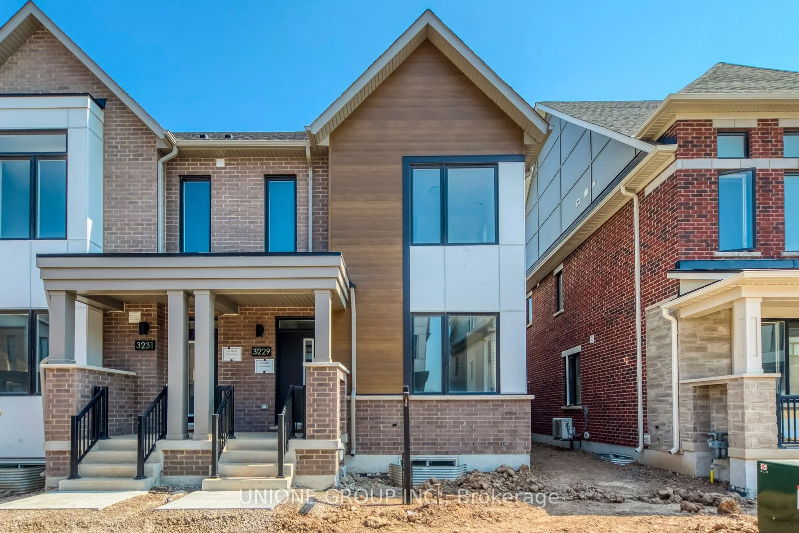 3229 Crystal Drive, Oakville, ON L6M 5S8