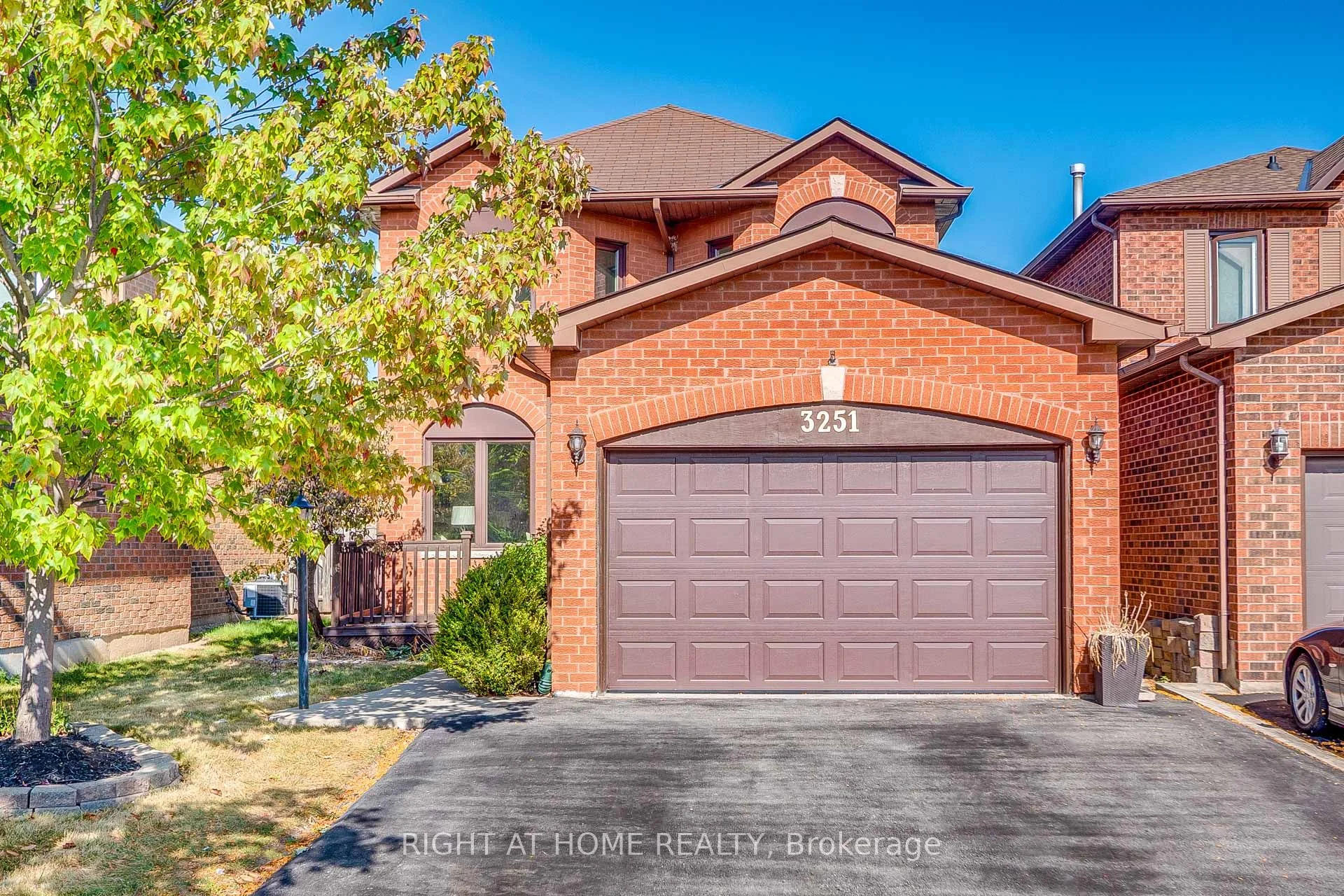 3251 Greenbelt Crescent, Mississauga, ON L5N 5X8