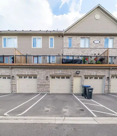 Condo Townhouse in Brampton