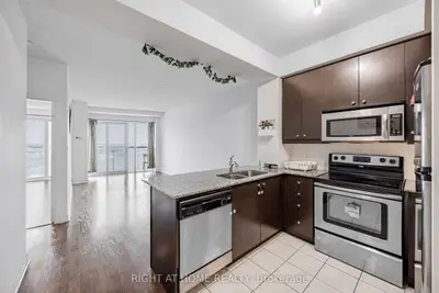 Condo Apartment in Mississauga