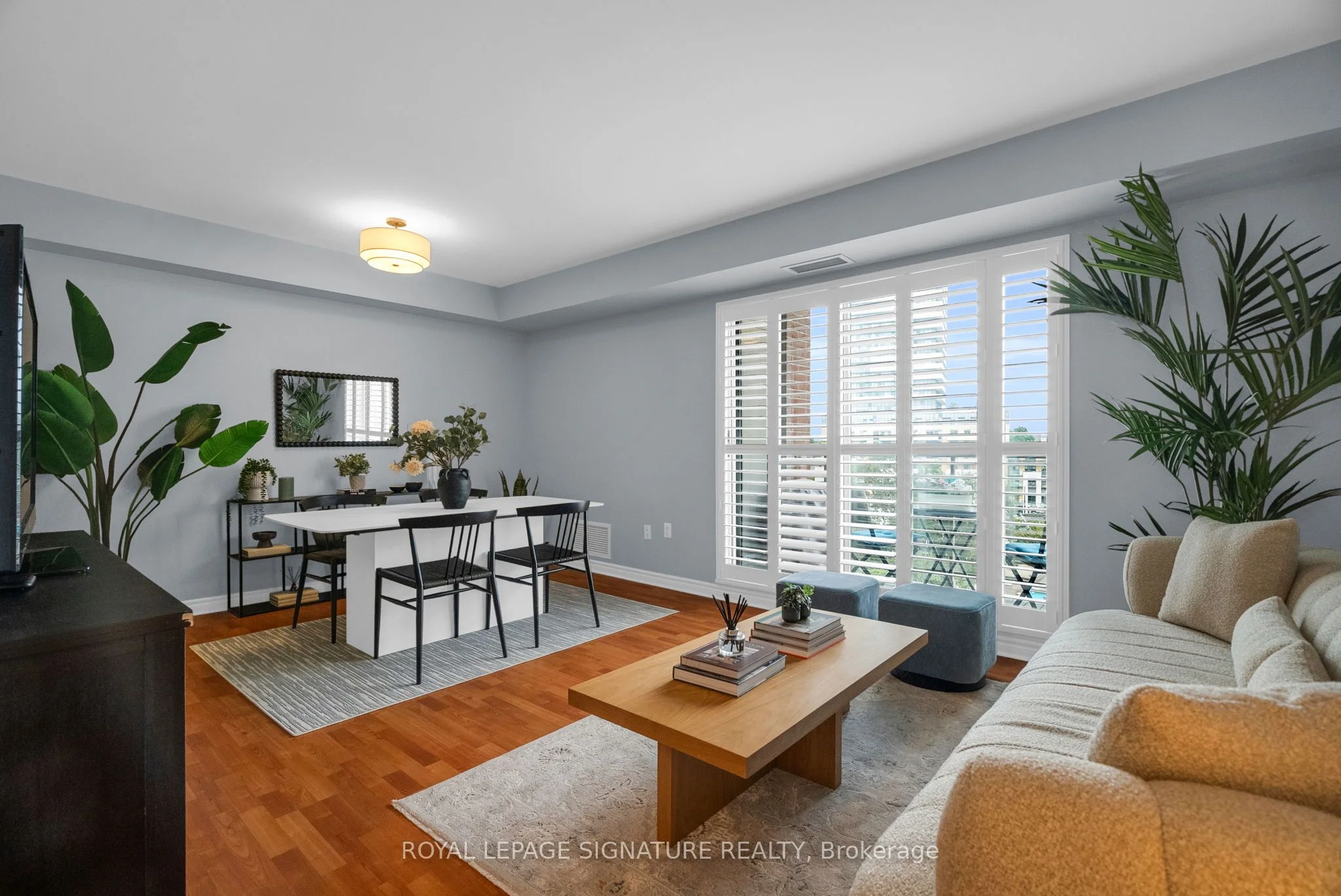 2088 Lawrence Avenue W 814, Toronto W04, ON M9N 3Z9