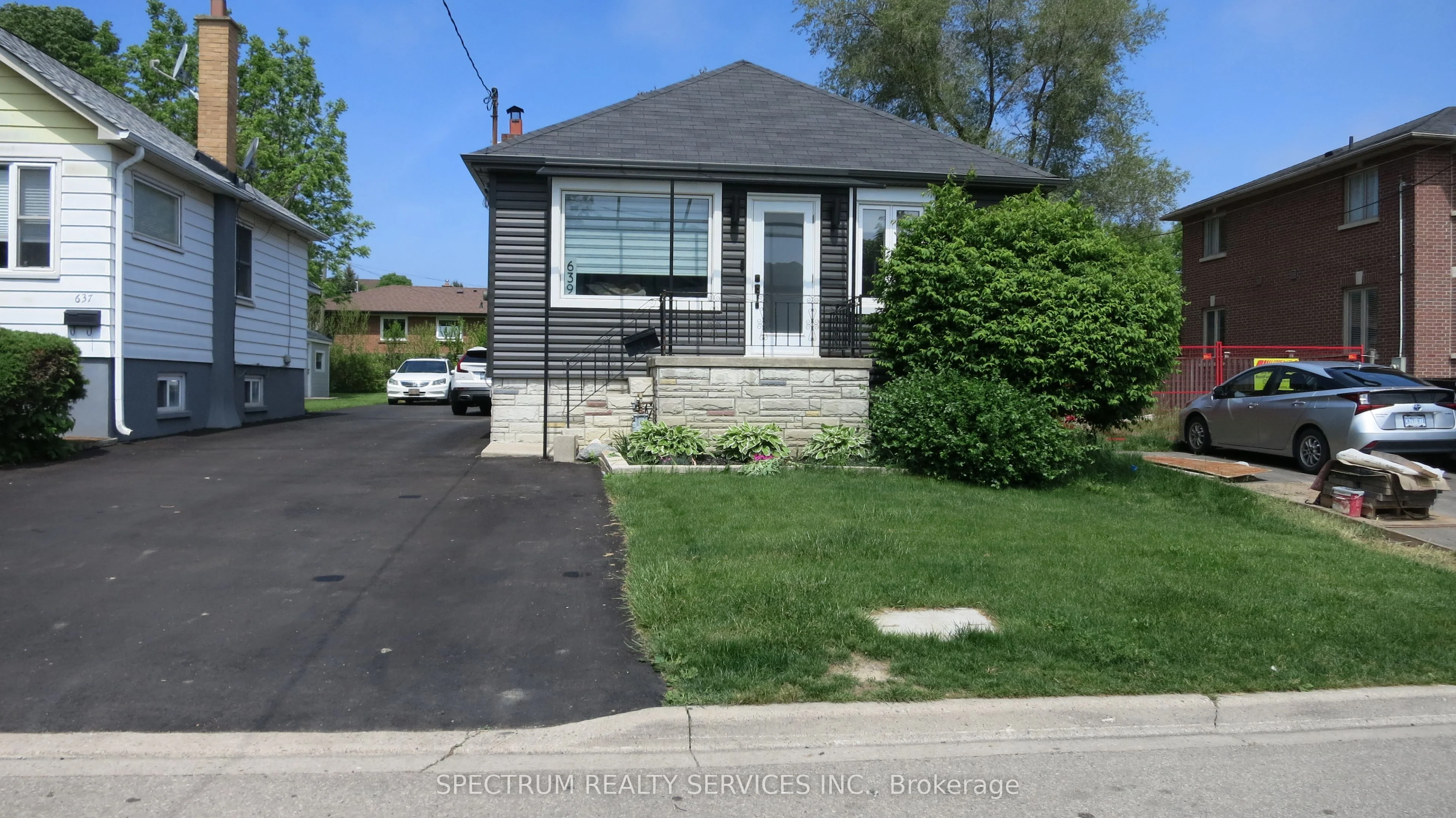 639 Third Street Bsmt, Mississauga, On L5g 1r8
