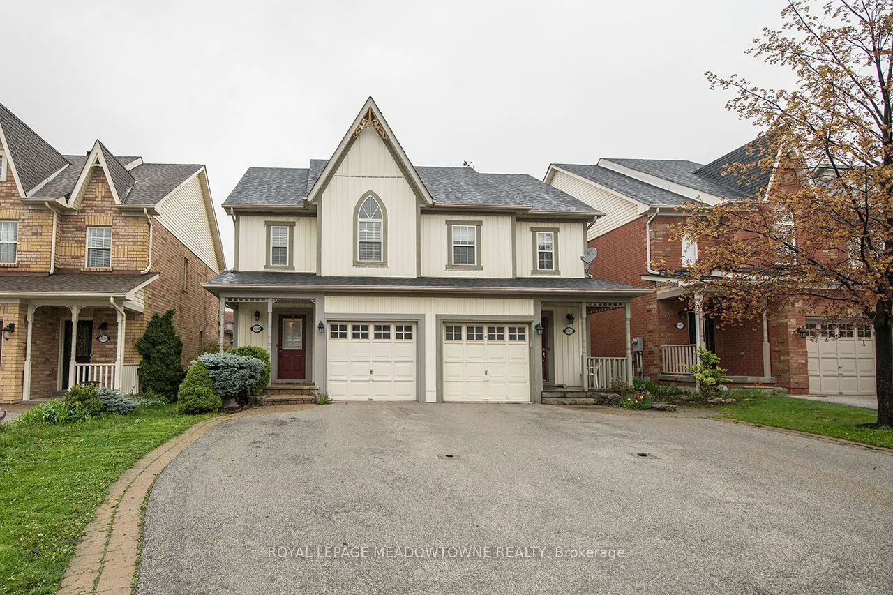 6867 Shade House Court N, Mississauga, ON L5W 1C3