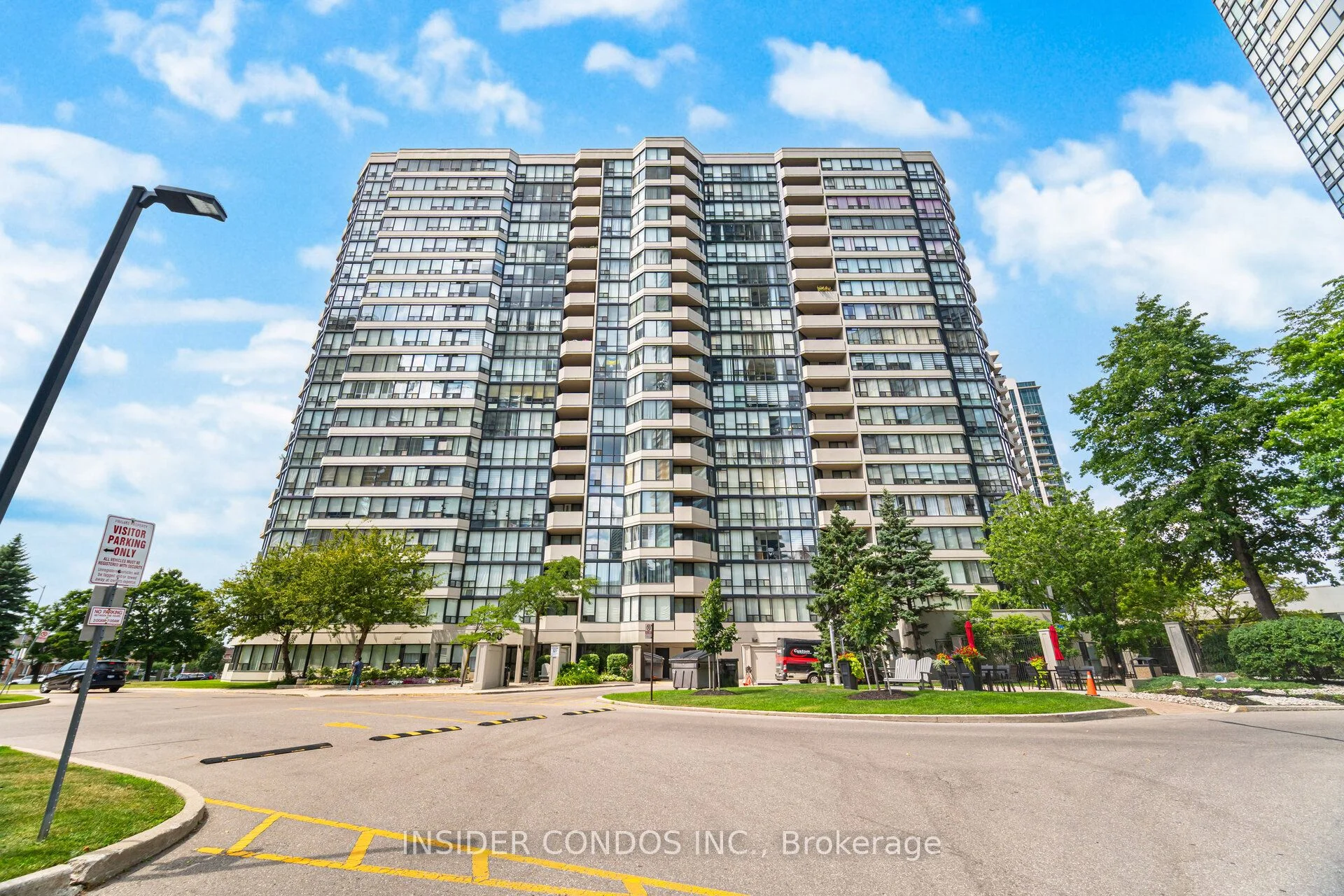 350 Rathburn Road 1402, Mississauga, ON L5B 3Y2