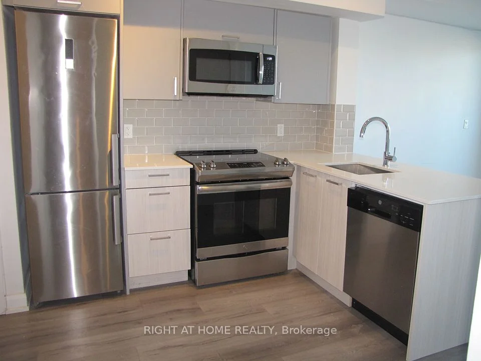 385 Osler Street 212, Toronto W03, ON M6N 0B2
