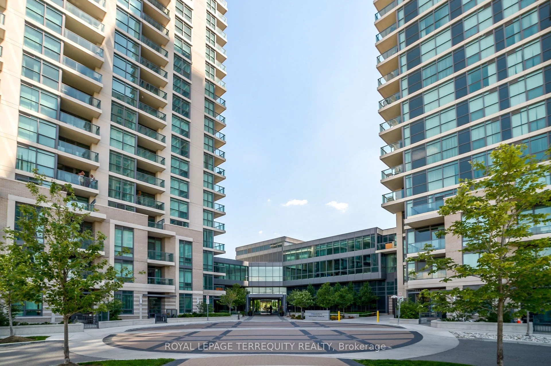 215 Sherway Gardens Road 2810, Toronto W08, ON M9C 0A4