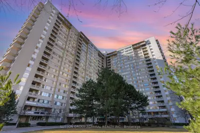 Common Element Condo in Mississauga