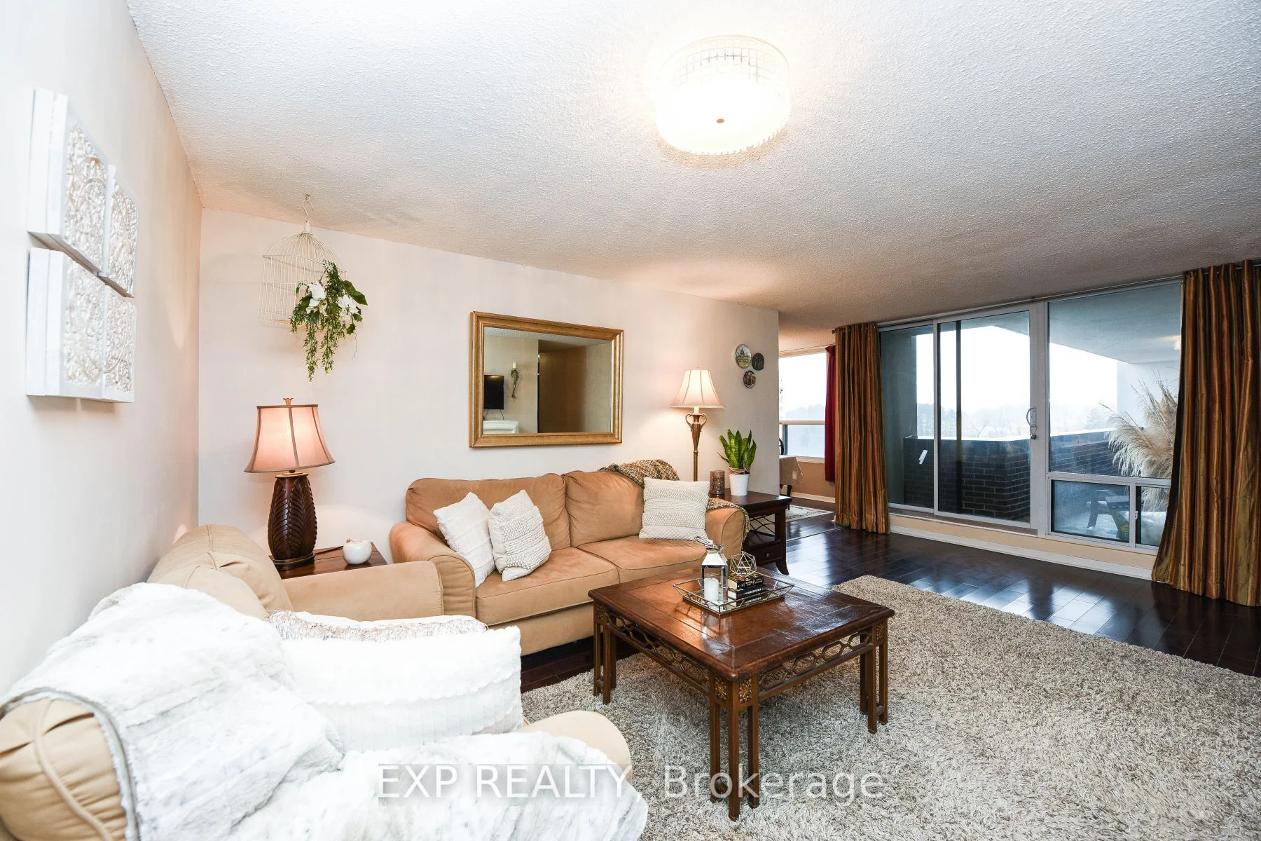1515 Lakeshore Road E 807, Mississauga, ON L5E 3E2