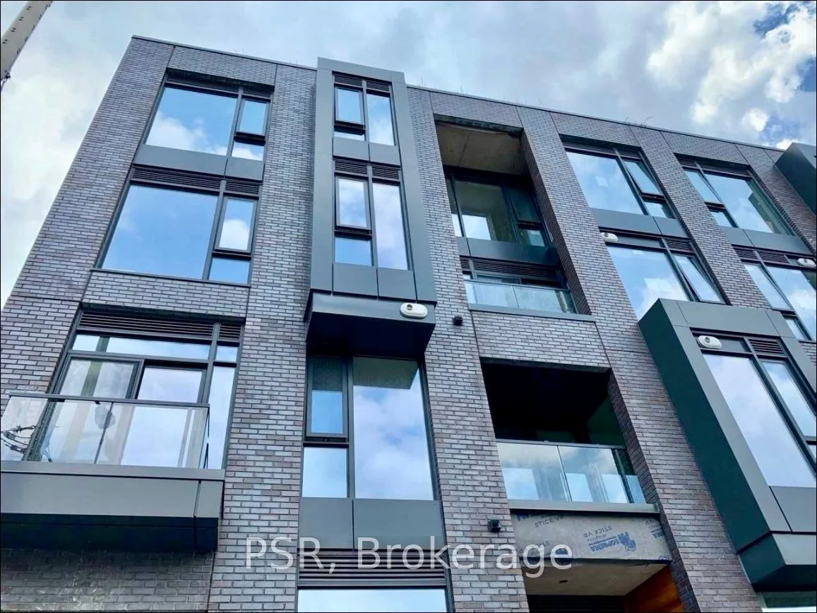 35 Wabash Avenue 205, Toronto W01, ON M6R 0A9