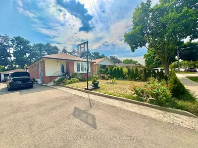 Detached in Toronto