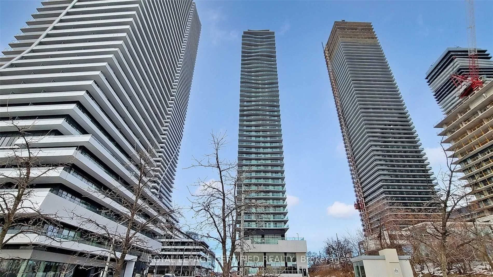33 Shore Breeze Drive 2407, Toronto W06, ON M8V 0G1