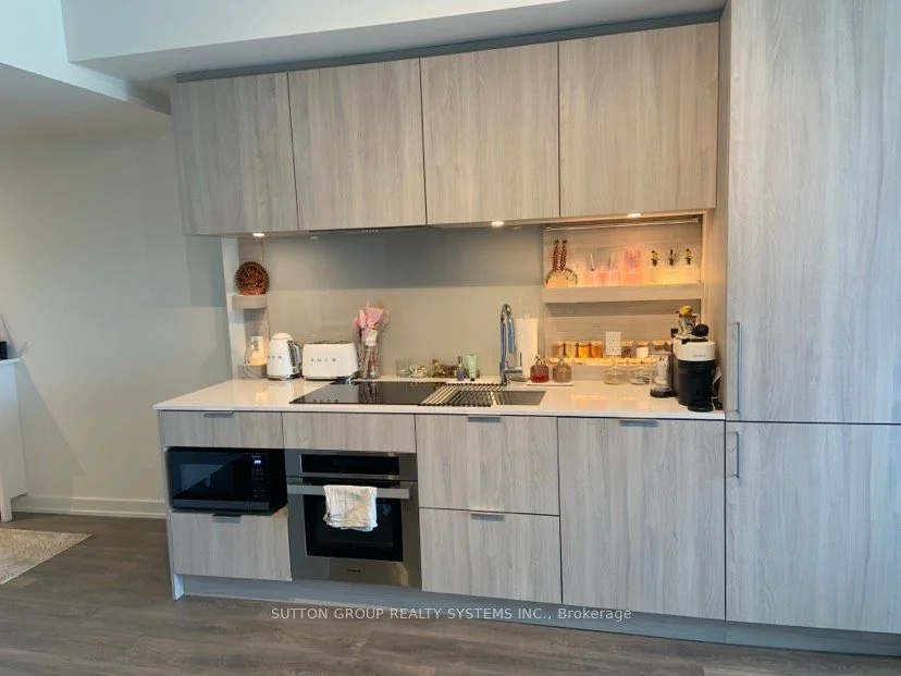 28 Ann Street 918, Mississauga, ON L5G 0E1