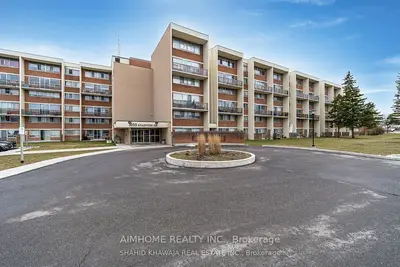 Condo Townhouse in Mississauga