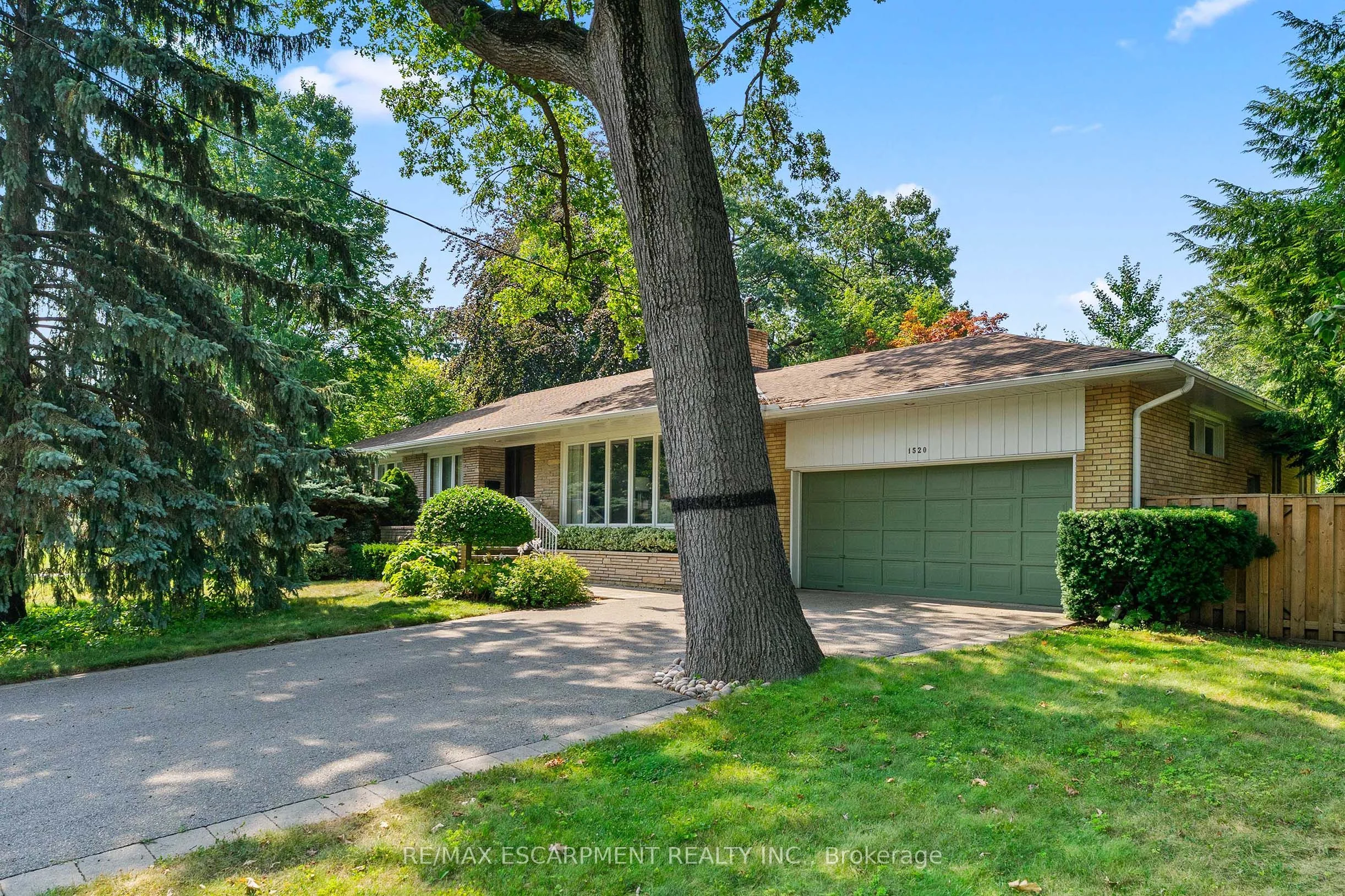 1520 Camelford Drive, Mississauga, ON L5J 3C9