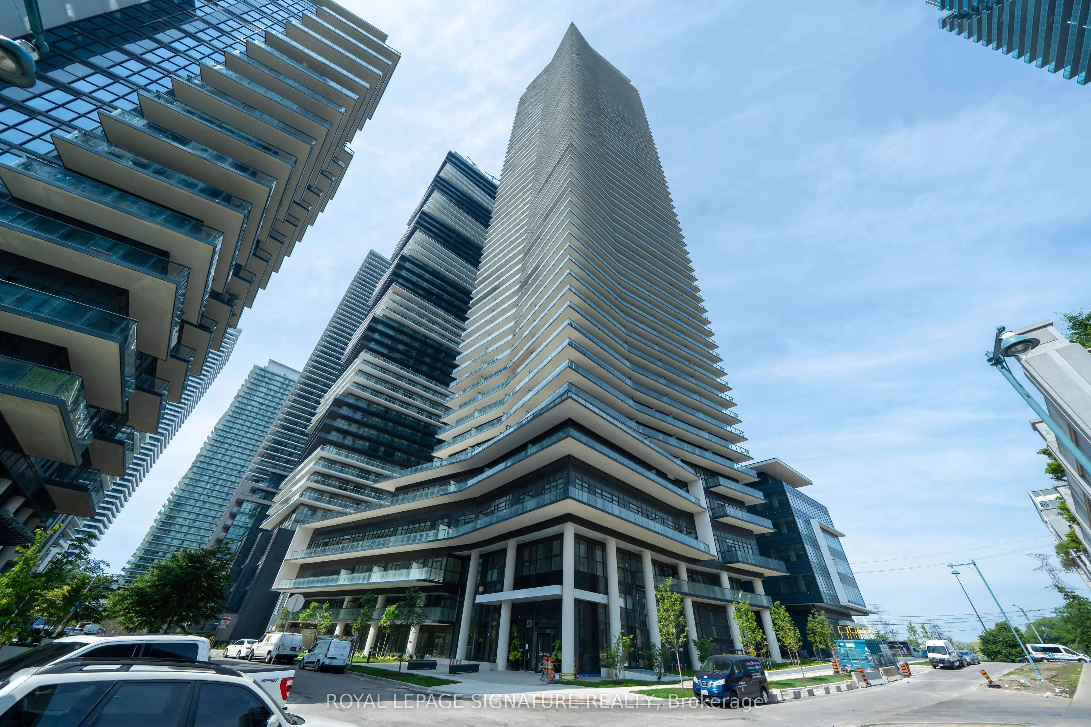 38 Annie Craig Drive 2208, Toronto W06, ON M8V 0G9