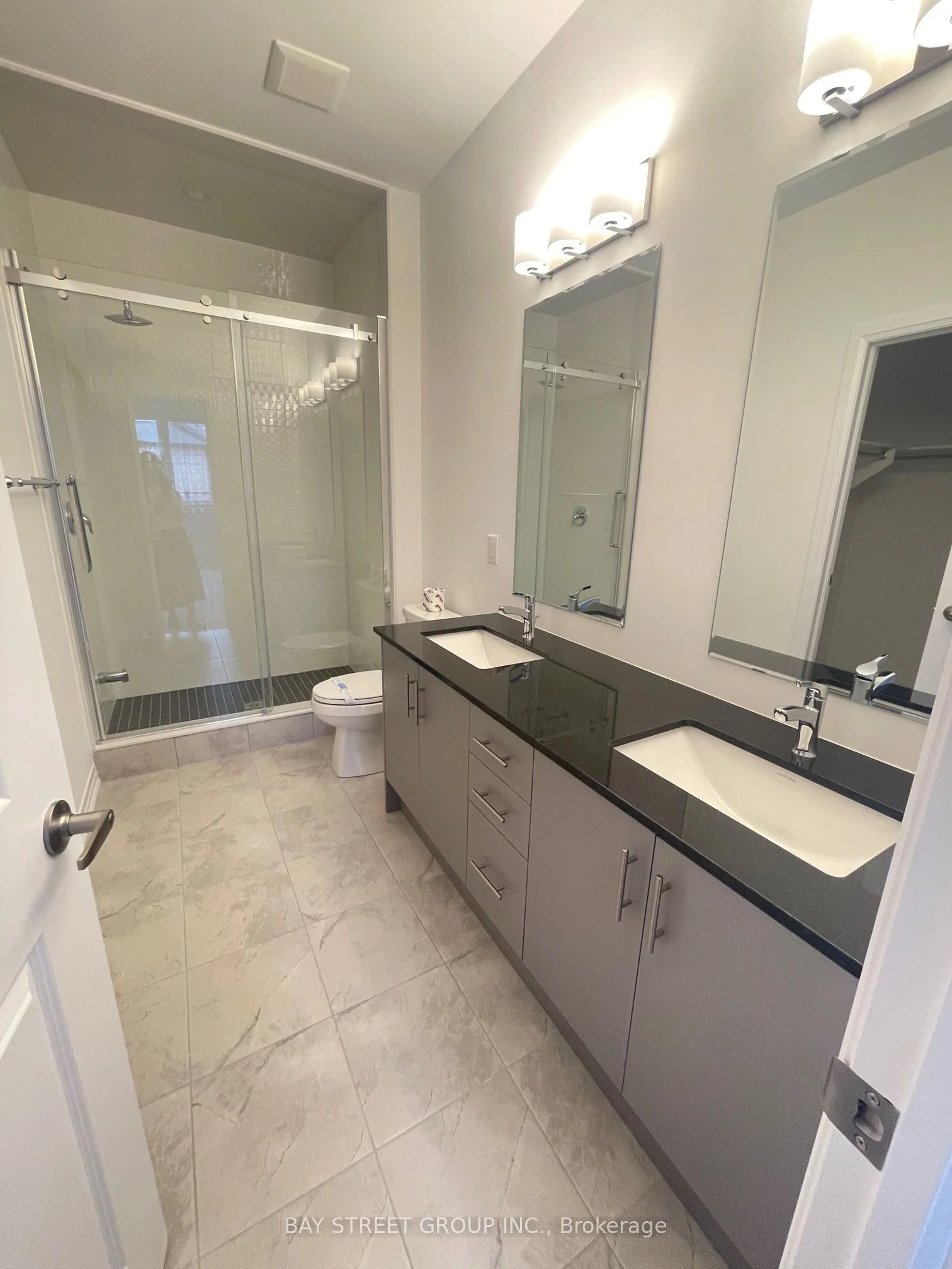 3233 Crystal Drive, Oakville, ON L6M 5S8