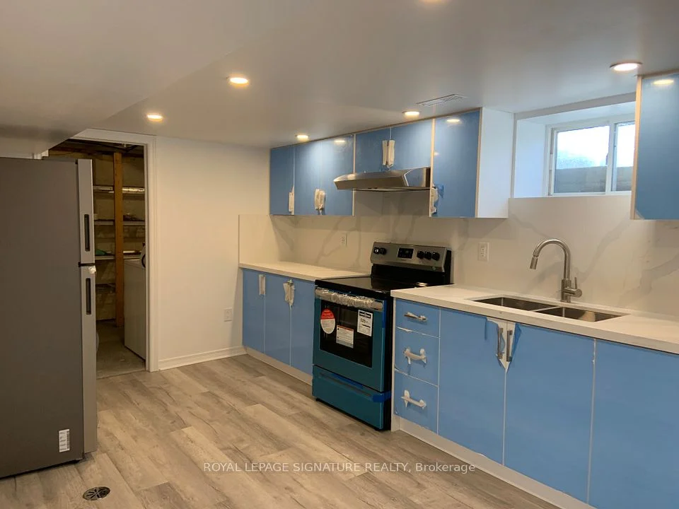 2116 Munden Road Bsmt, Mississauga, ON L5A 2R2