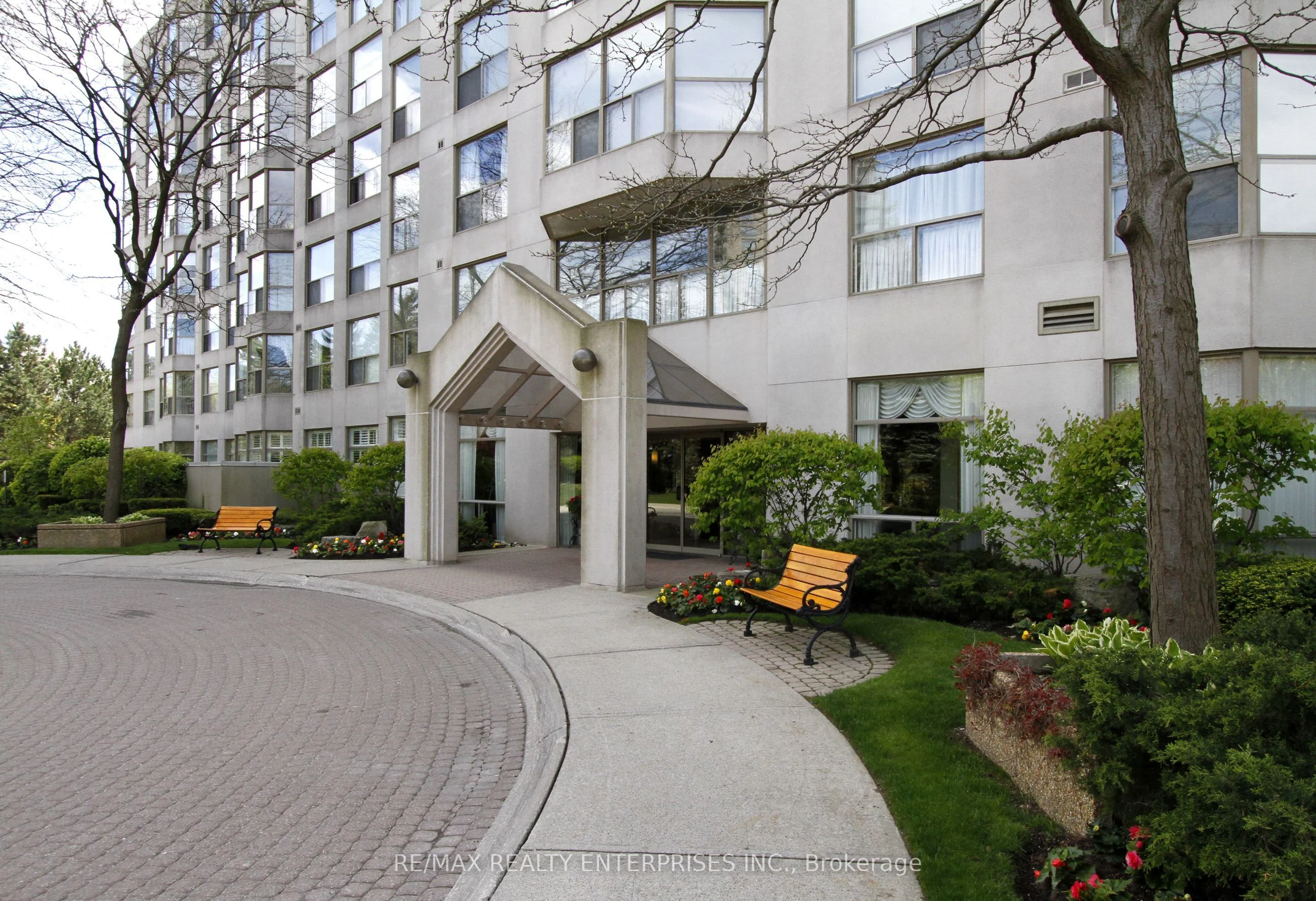 1700 The Collegeway 402, Mississauga, ON L5L 4M2