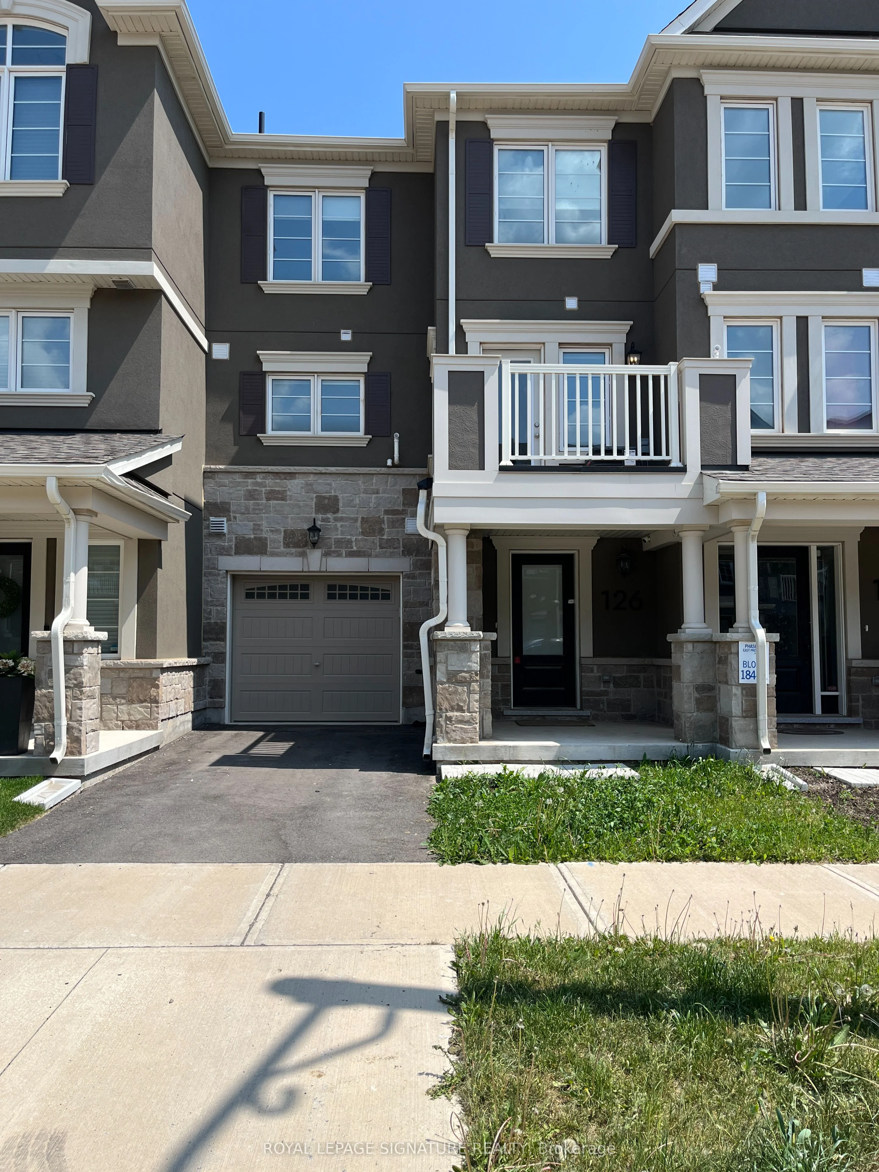 126 Christopher Road, Oakville, ON L6H 0Y1