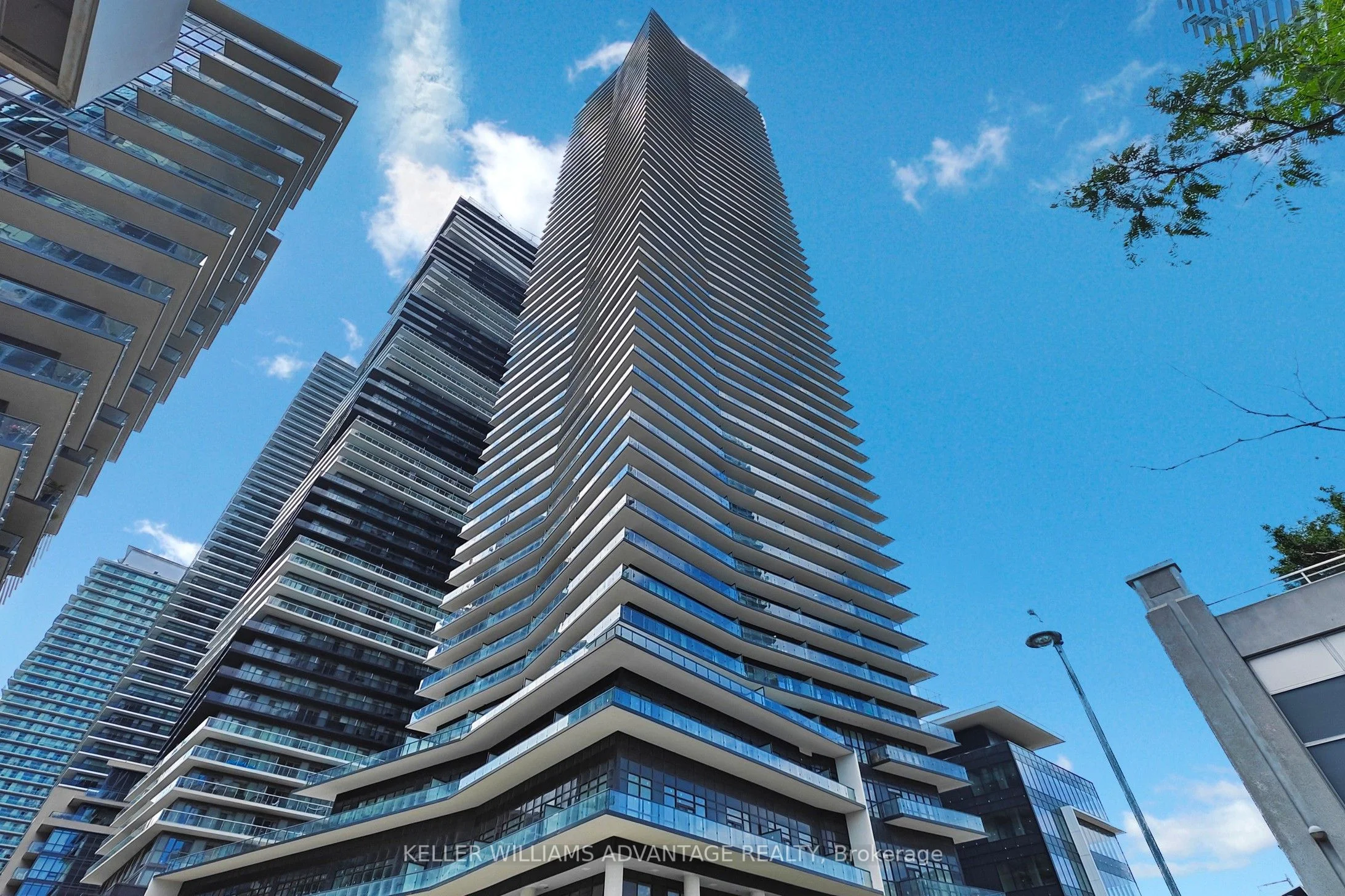 38 Annie Craig Drive 2206, Toronto W06, ON M8V 0G9
