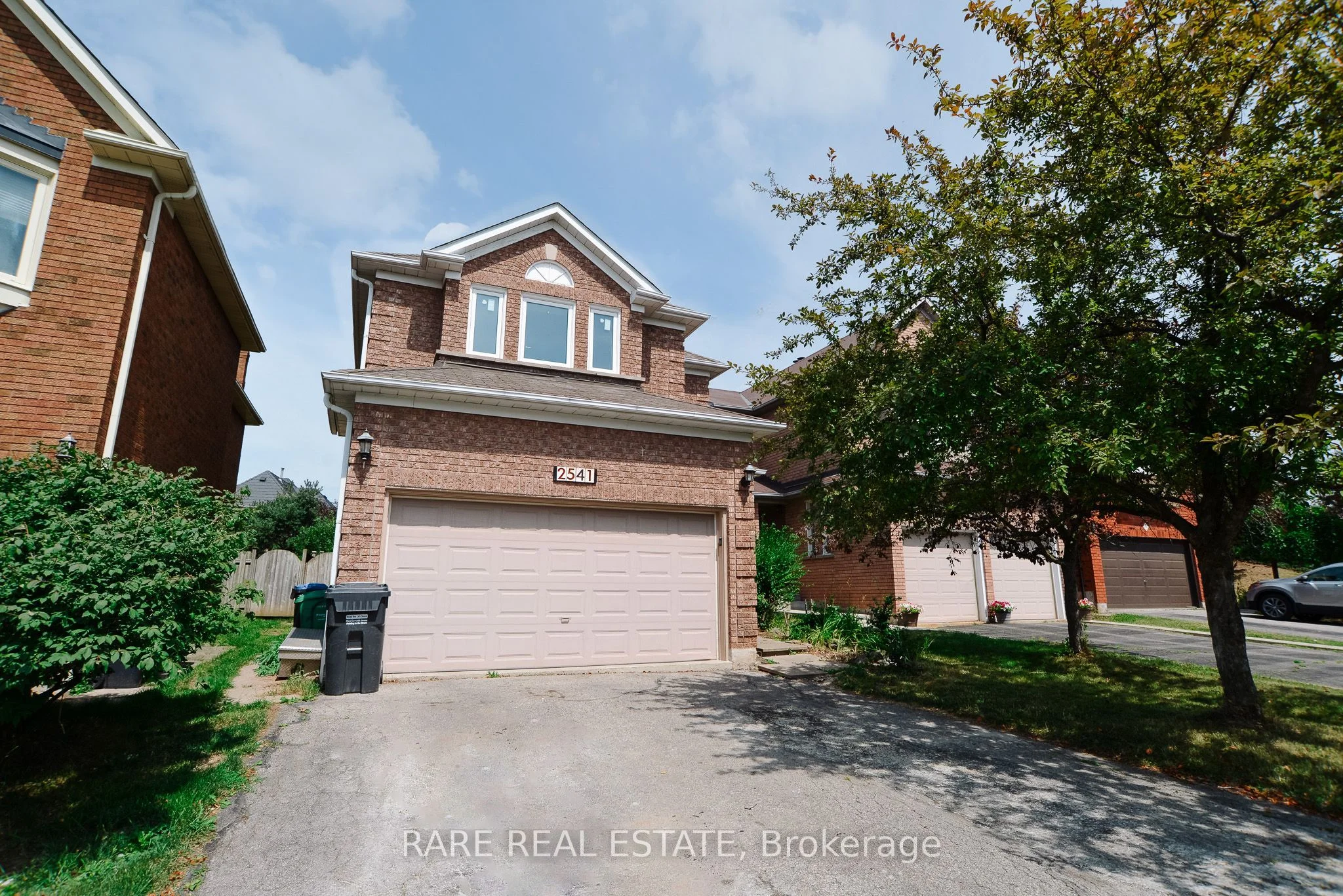 2541 Scarth Court, Mississauga, ON L5M 5L2
