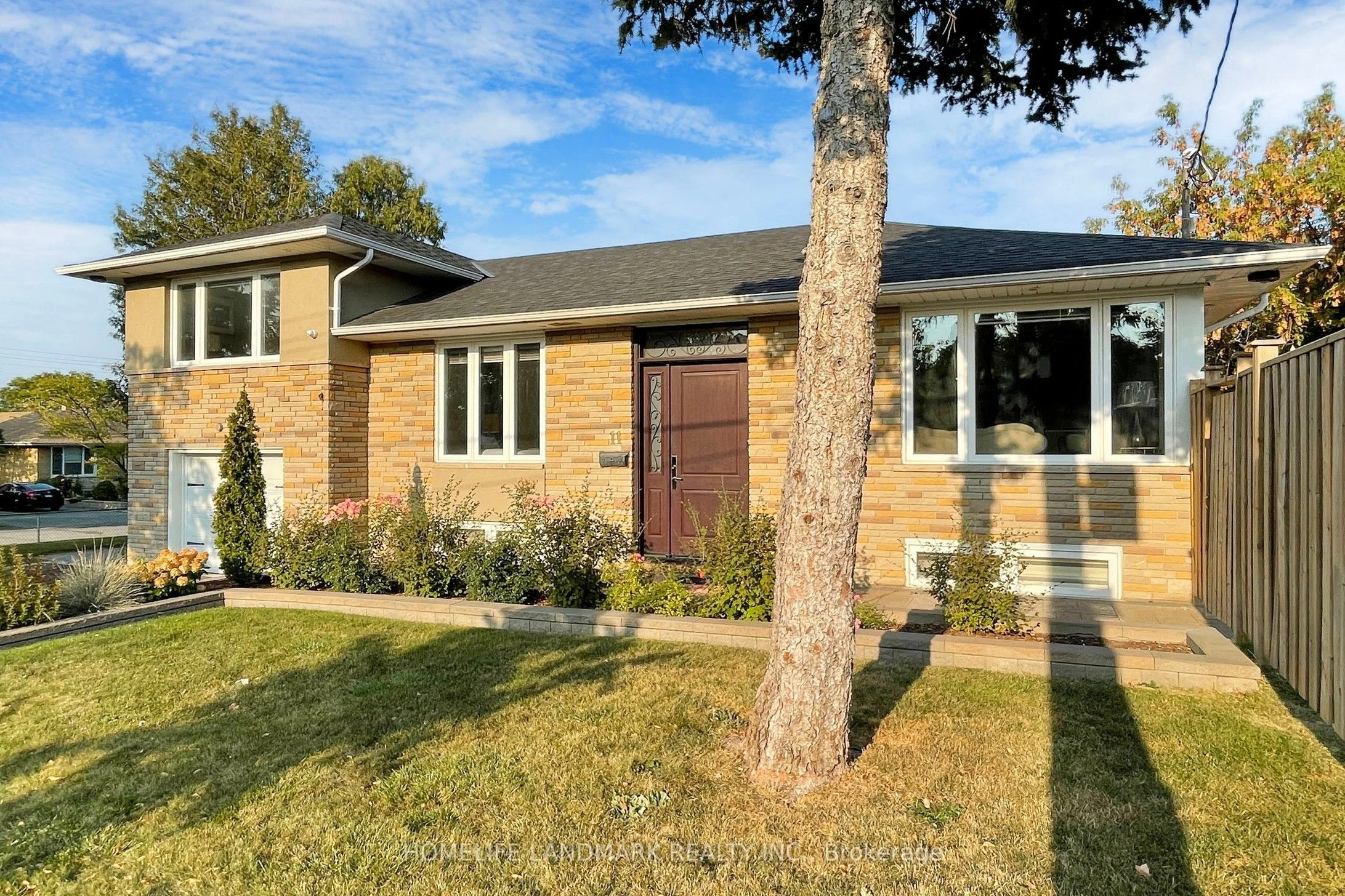 11 Frost Street, Toronto W10, On M9w 1y5