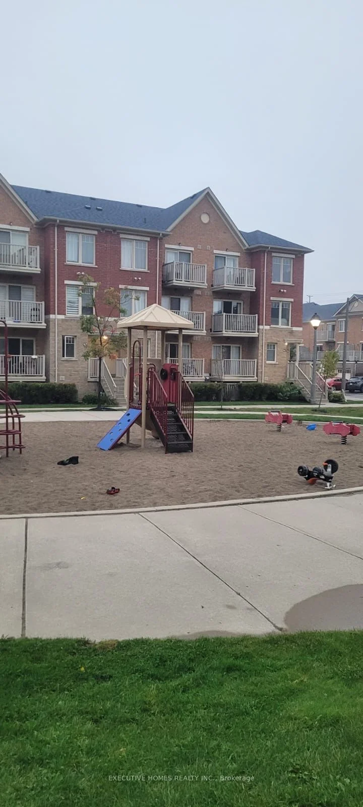 5050 Intrepid Drive 41, Mississauga, On L5m 0e8