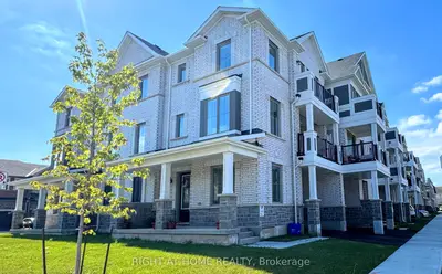 Att/Row/Townhouse in Milton