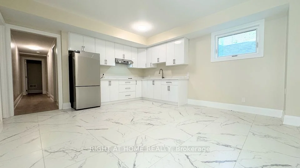 16 Ridge Drive Basement, Oakville, ON L6H 1B6